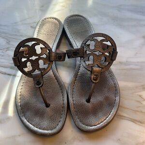 Silver women’s Tory Burch Miller sandals/flip flops , metal hardware size 8 1/2